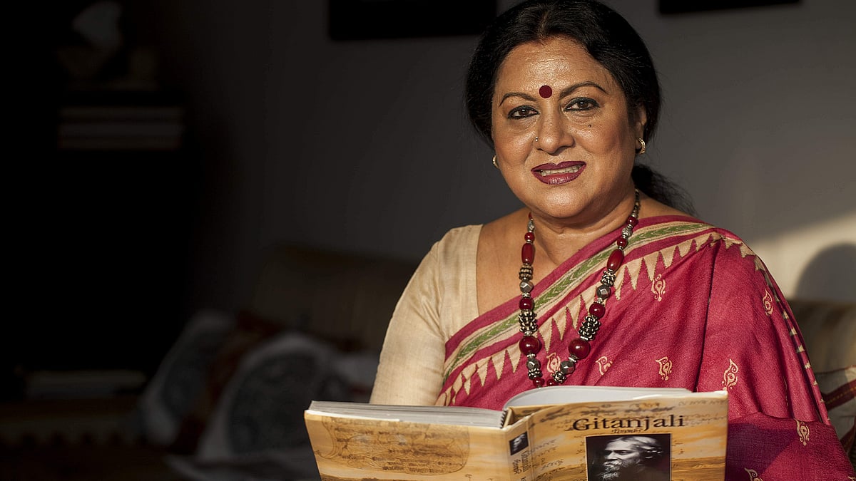 পুরনো ছবিতে পাপিয়া সারোয়ার