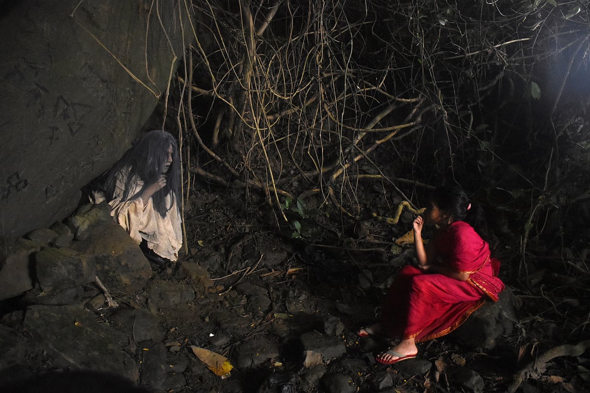 প্রতিটি গল্পের রয়েছে ভিন্ন ভিন্ন ব্যাখ্যা