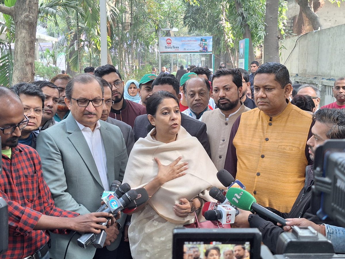 শব্দদূষণ নিয়ে সচেতনতামূলক এক অনুষ্ঠানে কথা বলছেন উপদেষ্টা সৈয়দা রিজওয়ানা হাসান। রাজধানী ঢাকার গুলশানে, ১৩ ডিসেম্বর ২০২৪