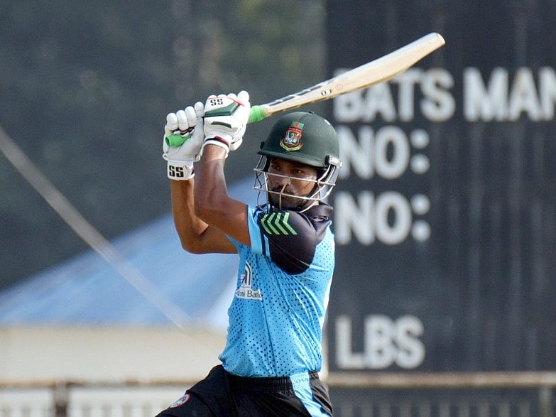 রাজশাহীর হয়ে ৫৪ বলে ৮০ রান করেছেন নাজমুল হোসেন