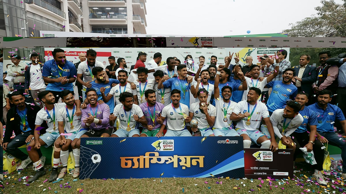 ড্যাফোডিলের খেলোয়াড়দের শিরোপা জয় উদ্‌যাপন