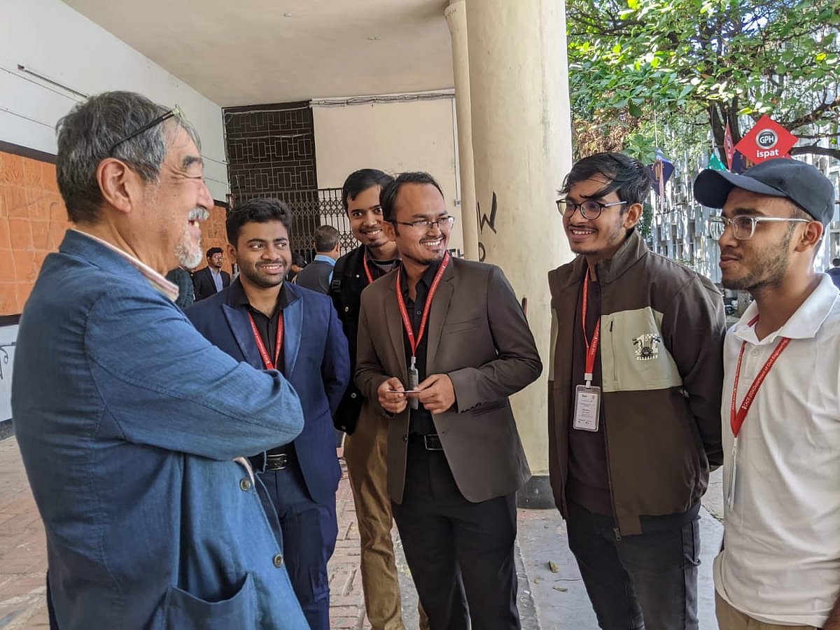 চুয়েটে পুরকৌশল বিভাগের আন্তর্জাতিক সম্মেলনে বাংলাদেশ ছাড়াও যুক্তরাষ্ট্র, জাপান, অস্ট্রেলিয়া, নিউজিল্যান্ড, কানাডা, নেদারল্যান্ড, সংযুক্ত আরব আমিরাতসহ প্রায় ১০টি দেশ থেকে অংশ নিয়েছেন শিক্ষক, গবেষক, বিজ্ঞানী ও উদ্যোক্তারা