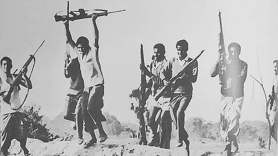 দিনাজপুরে পাকিস্তান বাহিনীর আত্মসমর্পণের খবরে উচ্ছ্বসিত মুক্তিযোদ্ধারা, ১৬ ডিসেম্বর ১৯৭১