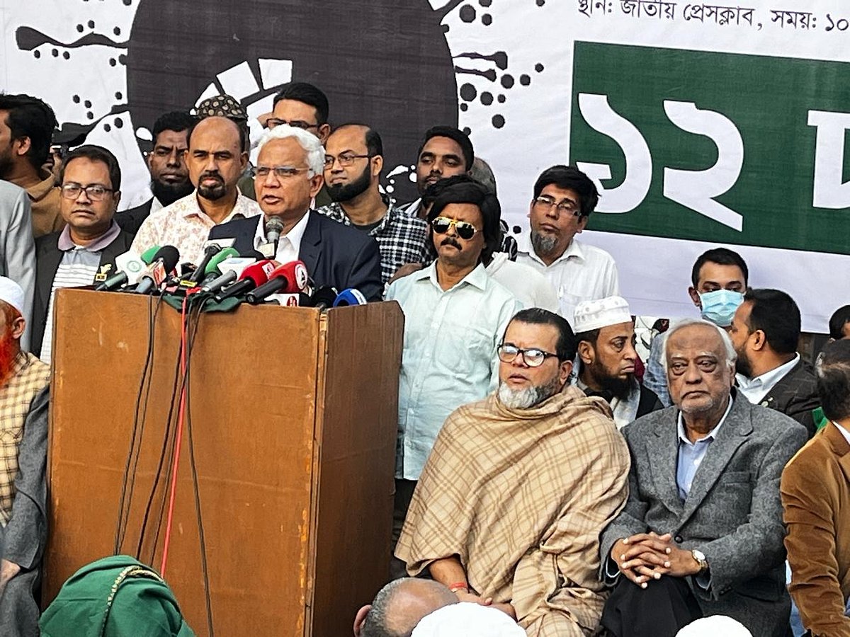 আজ বুধবার দুপুরে রাজধানীতে এক প্রতিবাদ সমাবেশে বক্তব্য দেন বিএনপির স্থায়ী কমিটির সদস্য জাহিদ হোসেন
