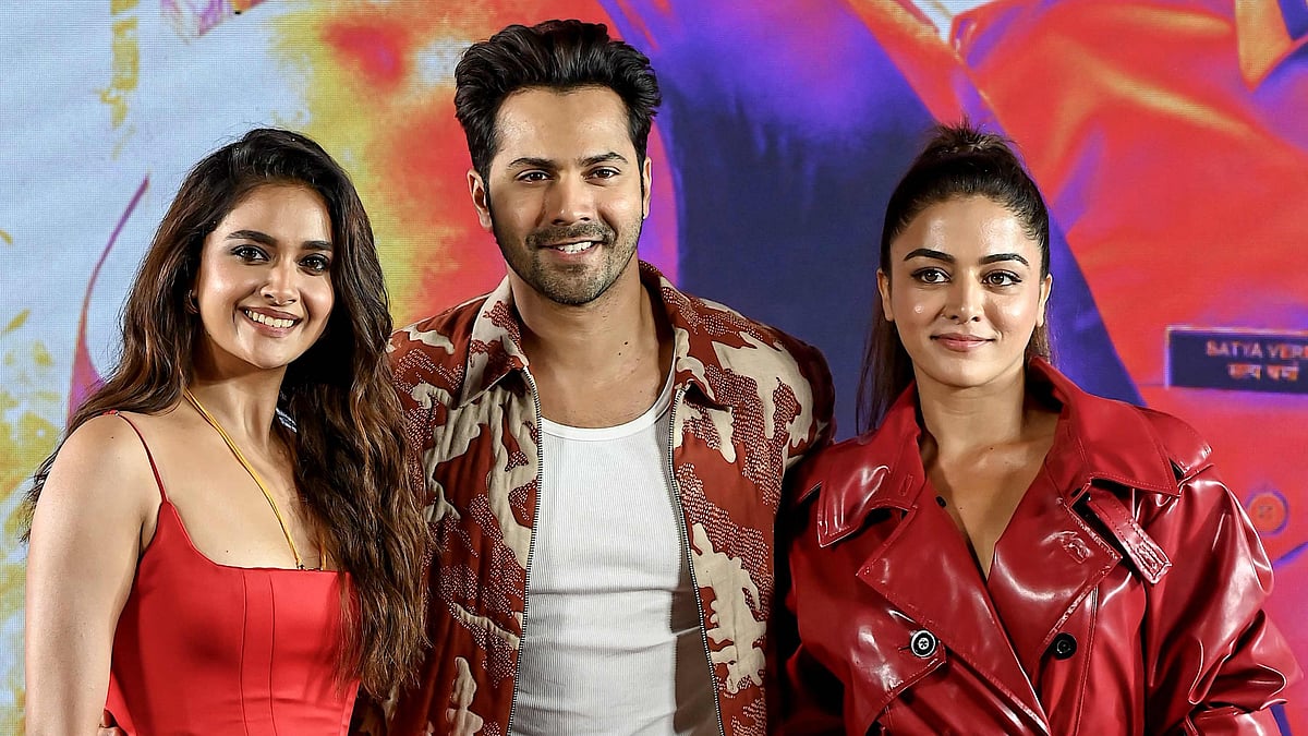 ‘বেবি জন’–এর প্রচারে কীর্তি সুরেশ, বরুণ ধাওয়ান ও ভামিকা গাব্বি। ছবি: এএফপি