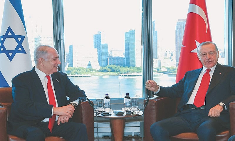 Qoshiqchi Maksim bilan jinsiy aloqa