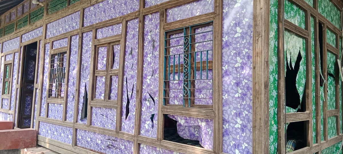 বিএনপির দুই পক্ষের সংঘর্ষের সময় ভাঙচুর চালানো হয়েছে। লক্ষ্মীপুরের রায়পুর উপজেলার উত্তর চরবংশী ইউনিয়নে