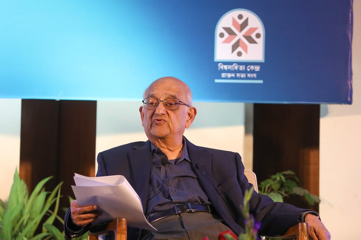 ‘বাংলাদেশে শিক্ষার গণতন্ত্রীকরণ: অধিকতর ন্যায়পরায়ণ সমাজের পথরেখা’ শীর্ষক অনুষ্ঠানে বক্তব্য দেন সিপিডির চেয়ারম্যান অধ্যাপক রেহমান সোবহান। ঢাকা, ২১ ডিসেম্বর