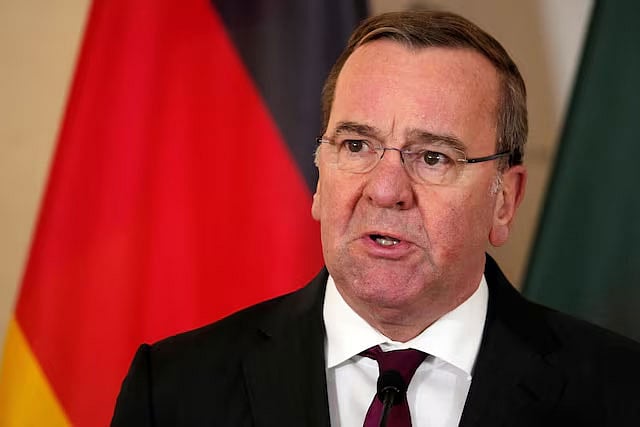 জার্মানির প্রতিরক্ষামন্ত্রী বোরিস পিস্টোরিওস