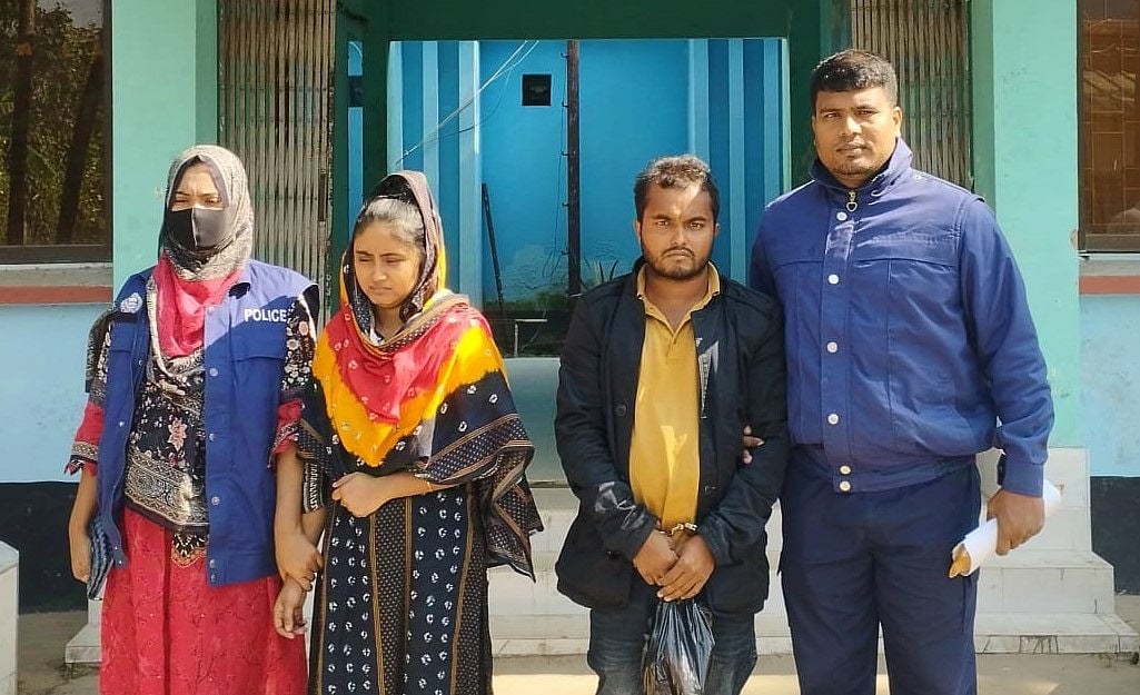 নোয়াখালীর বেগমগঞ্জ উপজেলায় স্বামী হত্যা মামলায় গ্রেপ্তার লিমা আক্তার (২২) ও লিমার খালাতো ভাই মো. মাইন উদ্দিন (৩২)। মঙ্গলবার দুপুরে বেগমগঞ্জ থানার সামনে