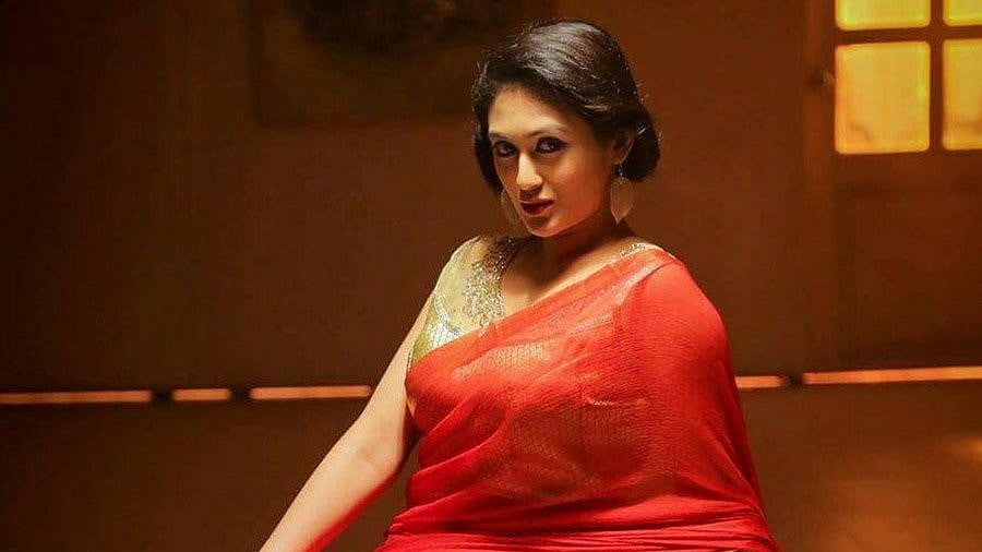 কুসুম সিকদার। অভিনেত্রীর সৌজন্যে