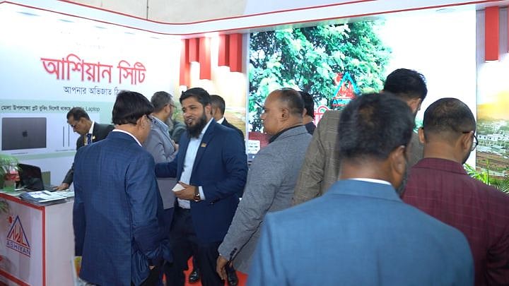 জমে উঠেছে রিহ্যাব আবাসন মেলা