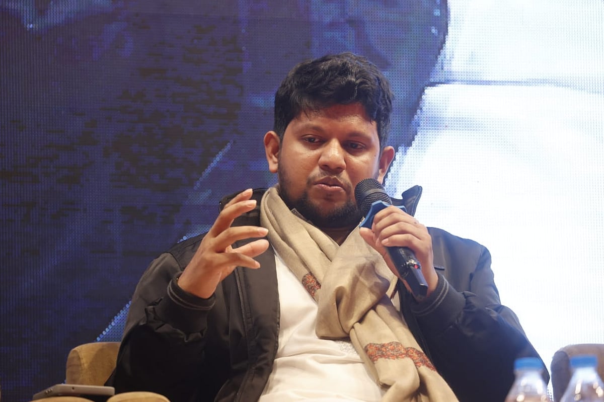 উপদেষ্টা মাহফুজ আলম