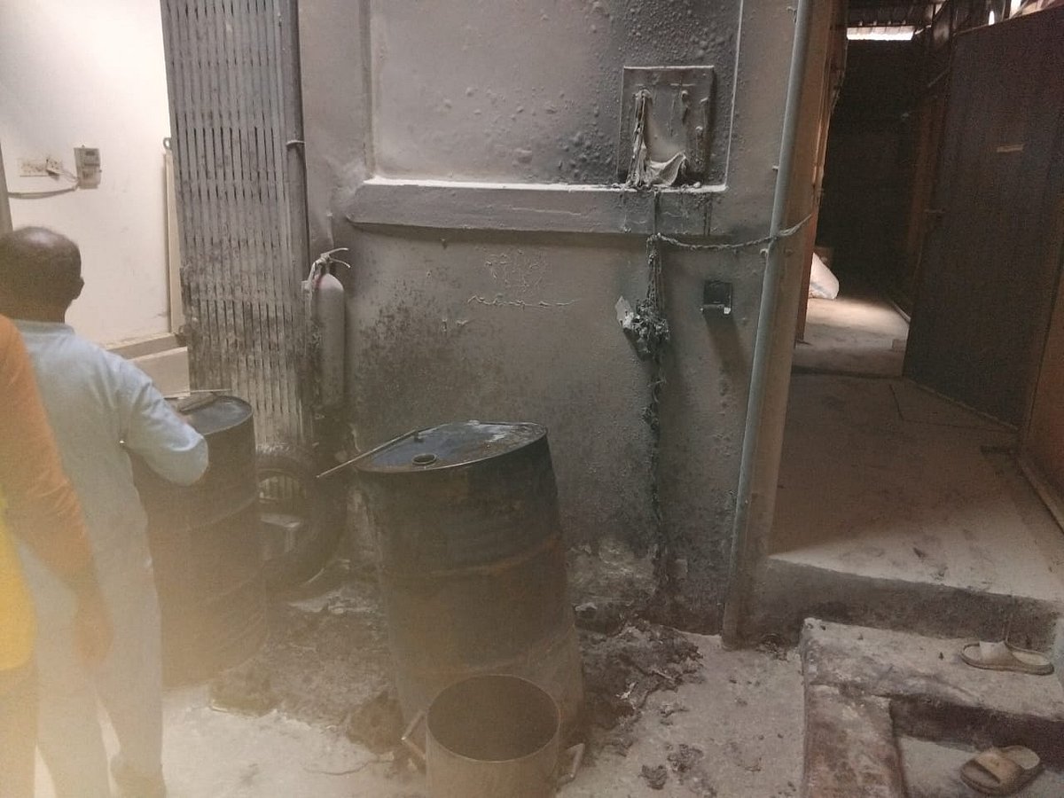 গাজীপুরে ওষুধের কারখানায় কেমিক্যালের ড্রাম বিস্ফোরণে চারজন দগ্ধ হয়েছেন। শনিবার সন্ধ্যায় মহানগরের কোনাবাড়ী বিসিক শিল্প এলাকায়