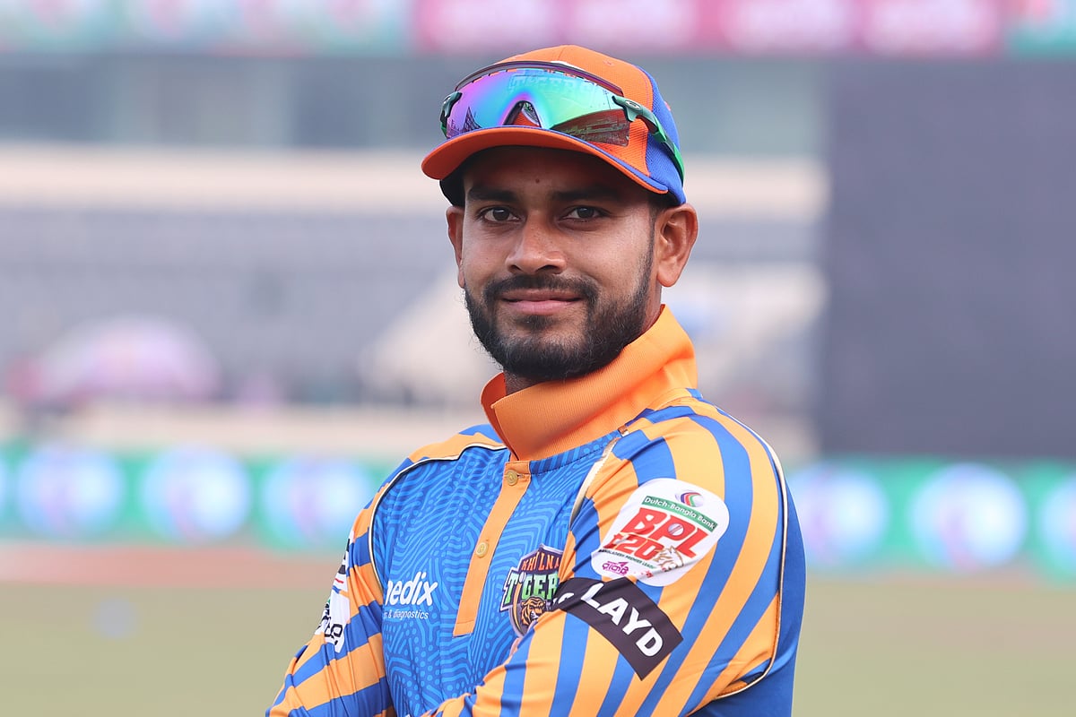 এবারের বিপিএলে খুলনা টাইগার্সকে নেতৃত্ব দিচ্ছেন মেহেদী হাসান মিরাজ