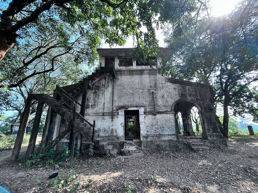 Ishtahani ochuvchi porno onlayn Qora tanli ayol onlayn porno orqali eshakda becerdin oladi