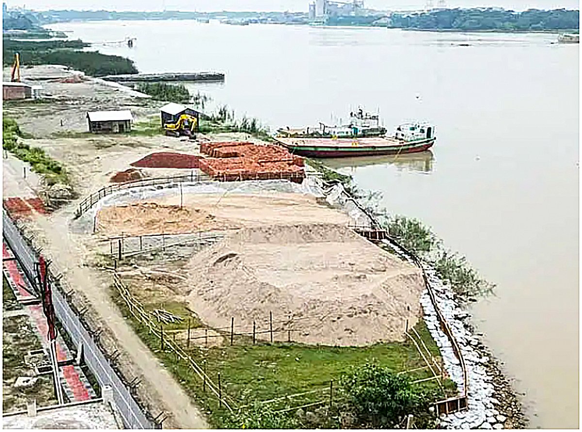 আমাদের দেশে নদীগুলোর সর্বনাশ হয়েছে চোখের সামনেই।