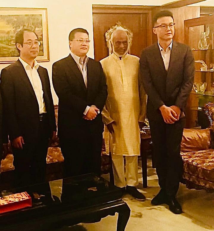 বিএনপি নেতা আবদুল মঈন খানের বাসায় চীনা রাষ্ট্রদূত ইয়াও ওয়েন ও দূতাবাসের কর্মকর্তারা