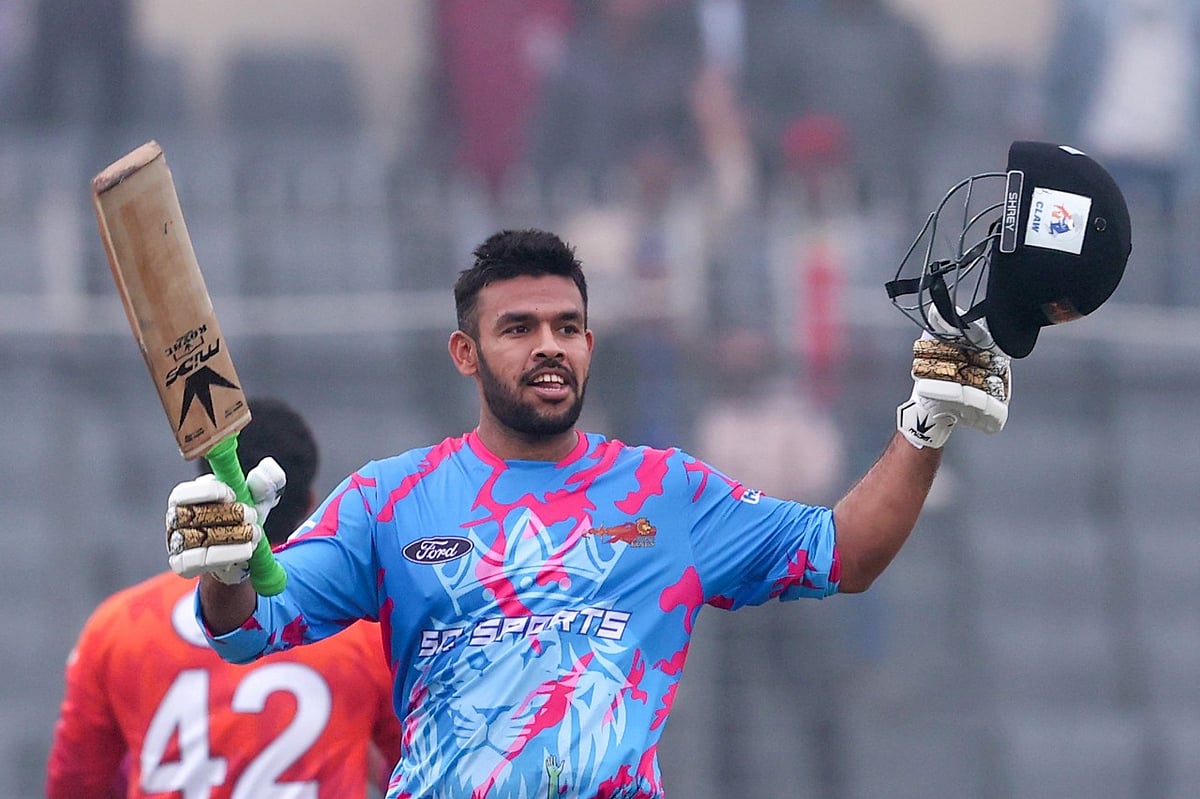 সেঞ্চুরির পর উসমান খান