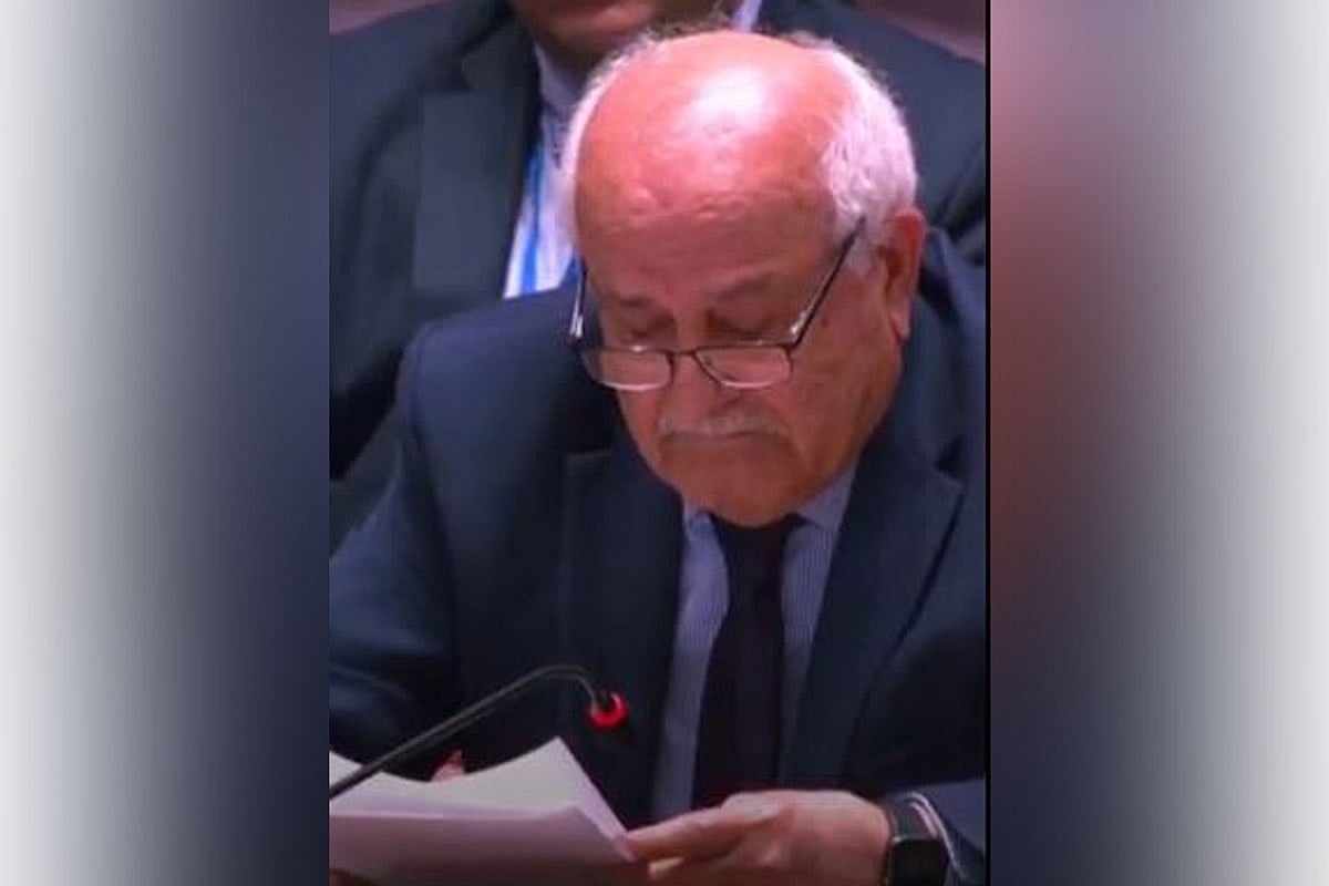 নিরাপত্তা পরিষদে গতকাল শুক্রবার কথা বলতে বলতে কান্নায় ভেঙে পড়েন জাতিসংঘে নিযুক্ত ফিলিস্তিনের রাষ্ট্রদূত রিয়াদ মনসুর