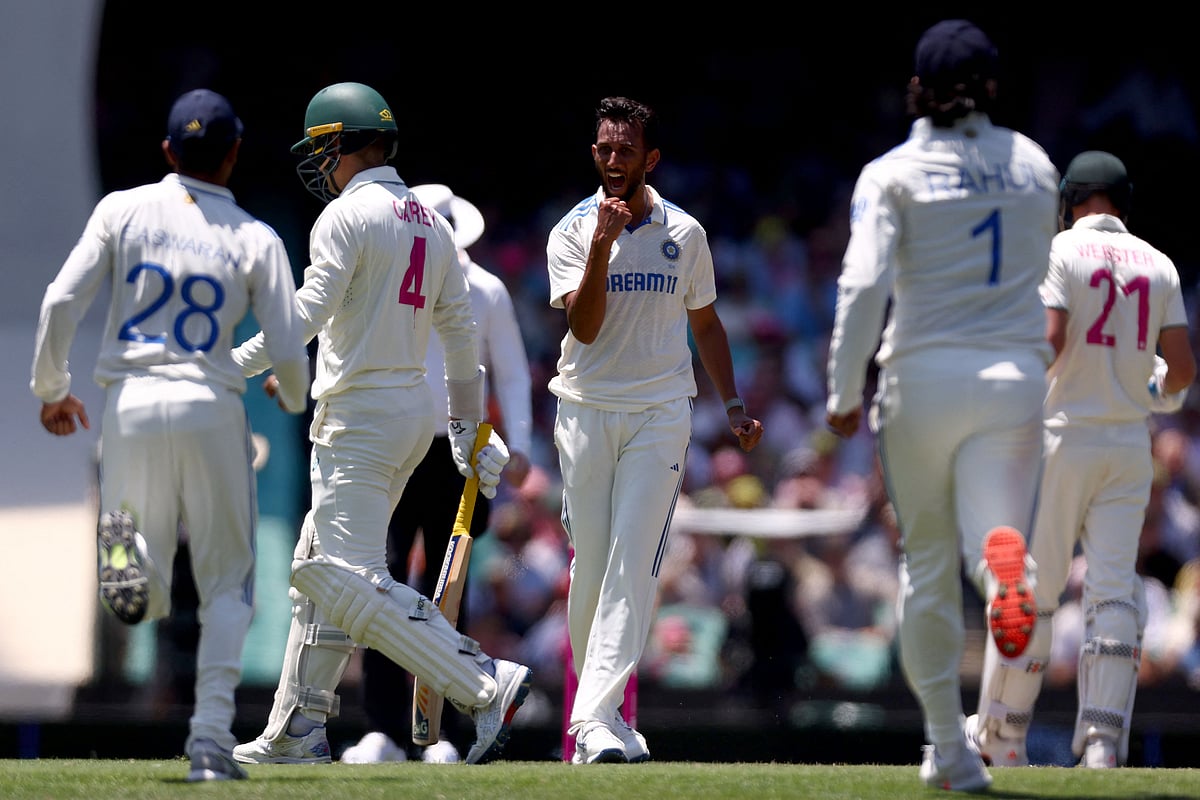 ৩ উইকেট নেন প্রসিধ কৃঞ্চা