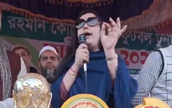 সরাইলে ফুটবল টুর্নামেন্টের ফাইনাল খেলার পুরস্কার বিতরণী অনুষ্ঠানে প্রধান অতিথির বক্তব্য দেন রুমিন ফারহানা। রোববার বিকেলে উপজেলা সদরের কুট্টাপাড়া মিনি স্টেডিয়ামে