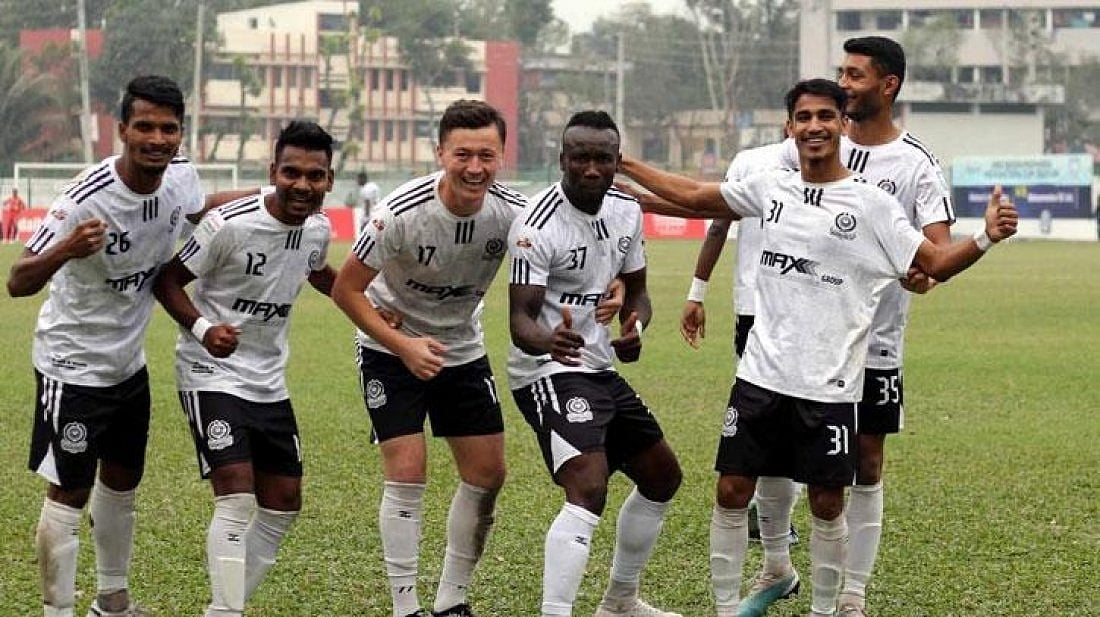 মোহামেডান স্পোর্টিং ক্লাব বর্তমানে পয়েন্ট তালিকার শীর্ষে আছে