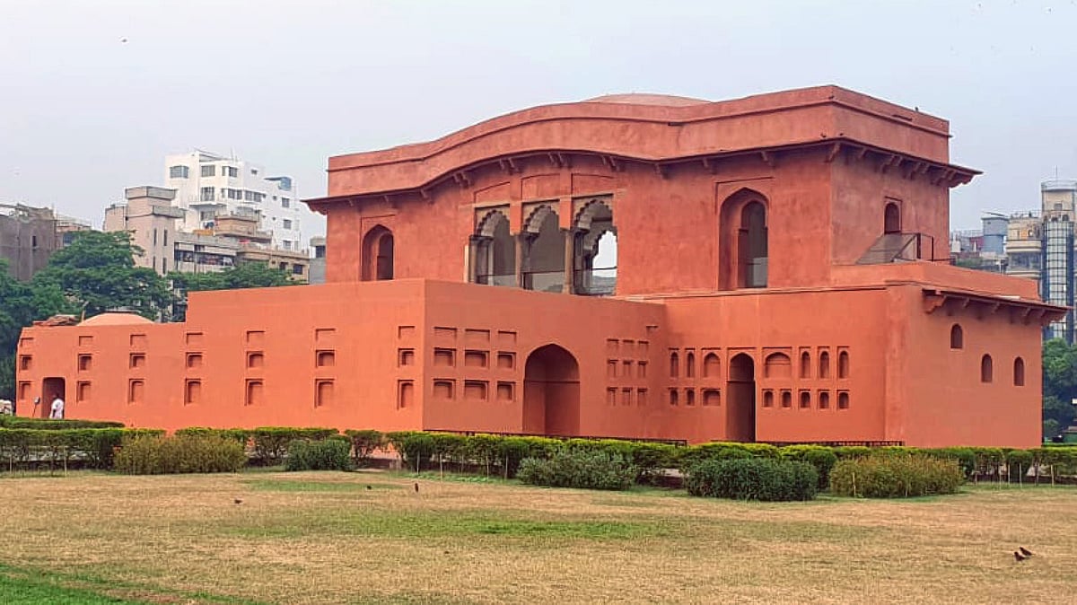 লালবাগ কেল্লার দরবার হল ও হাম্মামখানা