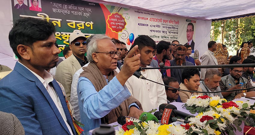 ঢাকার দোহারে জয়পাড়া কলেজে আজ বৃহস্পতিবার দুপুরে নবীনবরণ অনুষ্ঠানে প্রধান অতিথির বক্তব্য দেন বিএনপির জ্যেষ্ঠ যুগ্ম মহাসচিব রুহুল কবির রিজভী