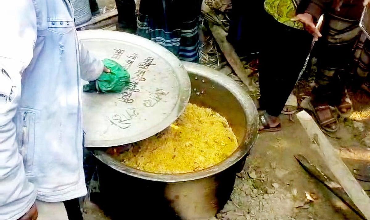 জামালপুরে গরু চুরি করে রান্না করা ভূরিভোজ। এ ঘটনায় অভিযুক্ত বিএনপির নেতাকে দল থেকে অব্যাহতি দেওয়া হয়েছে