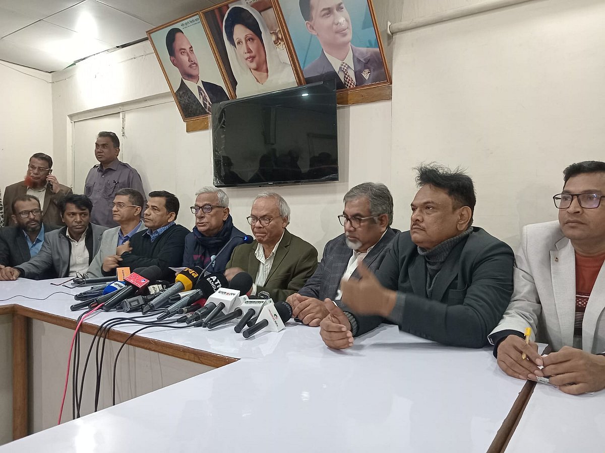 রাজধানীর নয়াপল্টনে আজ শনিবার বিএনপির কেন্দ্রীয় কার্যালয়ে এক সংবাদ সম্মেলনে রুহুল কবির রিজভী বক্তব্য দেন