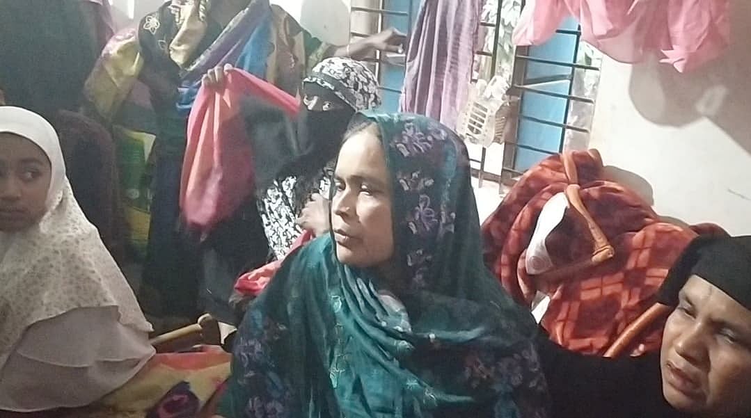 উপপরিদর্শক শফিকুল ইসলামের স্ত্রী রাবিয়া খাতুন স্বামী হত্যার সঠিক বিচার দাবি করেন। আজ শনিবার দুপুরে