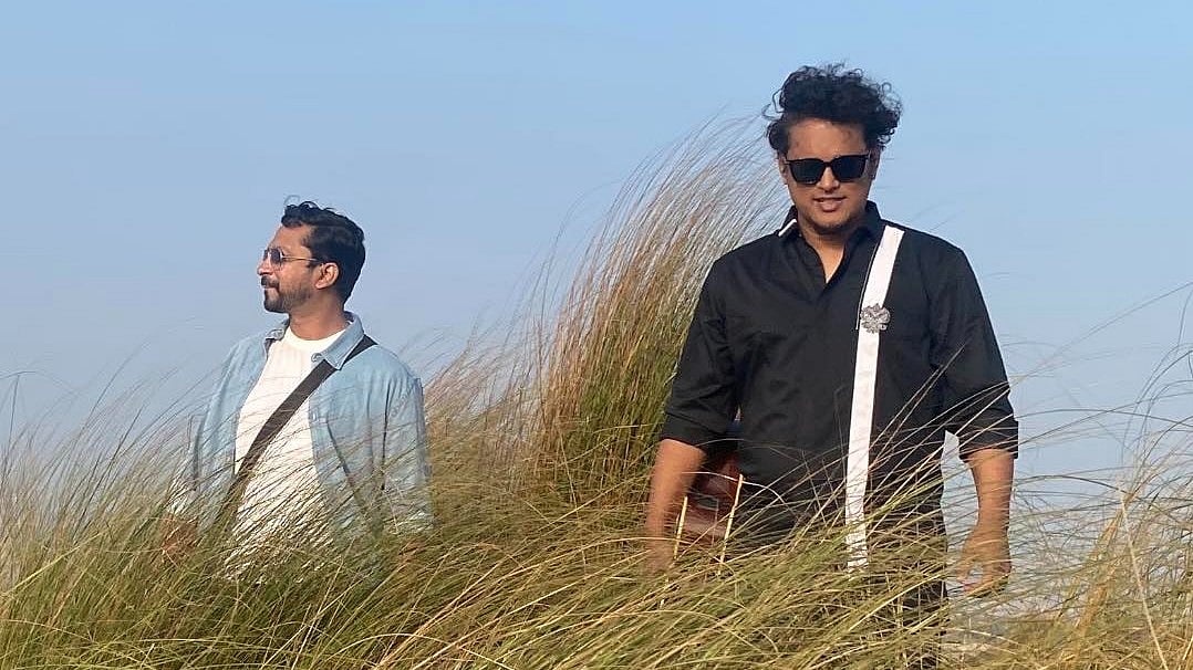 হ্যালির ধূমকেতু ব্যান্ডের দুই সদস্য ইমতিয়াজ বর্ষণ ও আহমেদ রাজীব