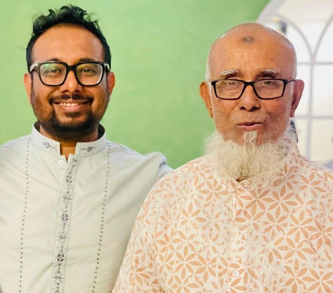বাবা সিরাজ উদ্দিন চৌধুরীর সঙ্গে রায়হান রাফি