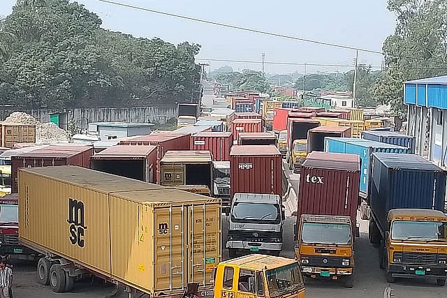 চট্টগ্রাম বন্দর এলাকার দৃশ্য