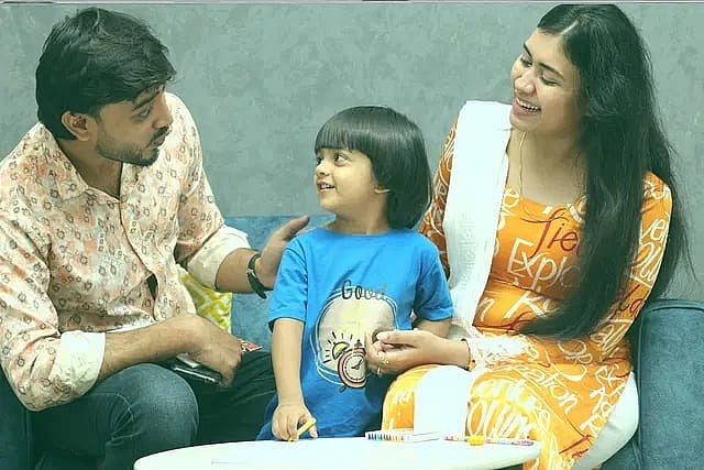 শিশুর সঙ্গে মা–বাবার ইতিবাচক, আনন্দঘন মুহূর্ত শিশুর স্নায়ু শান্ত করে