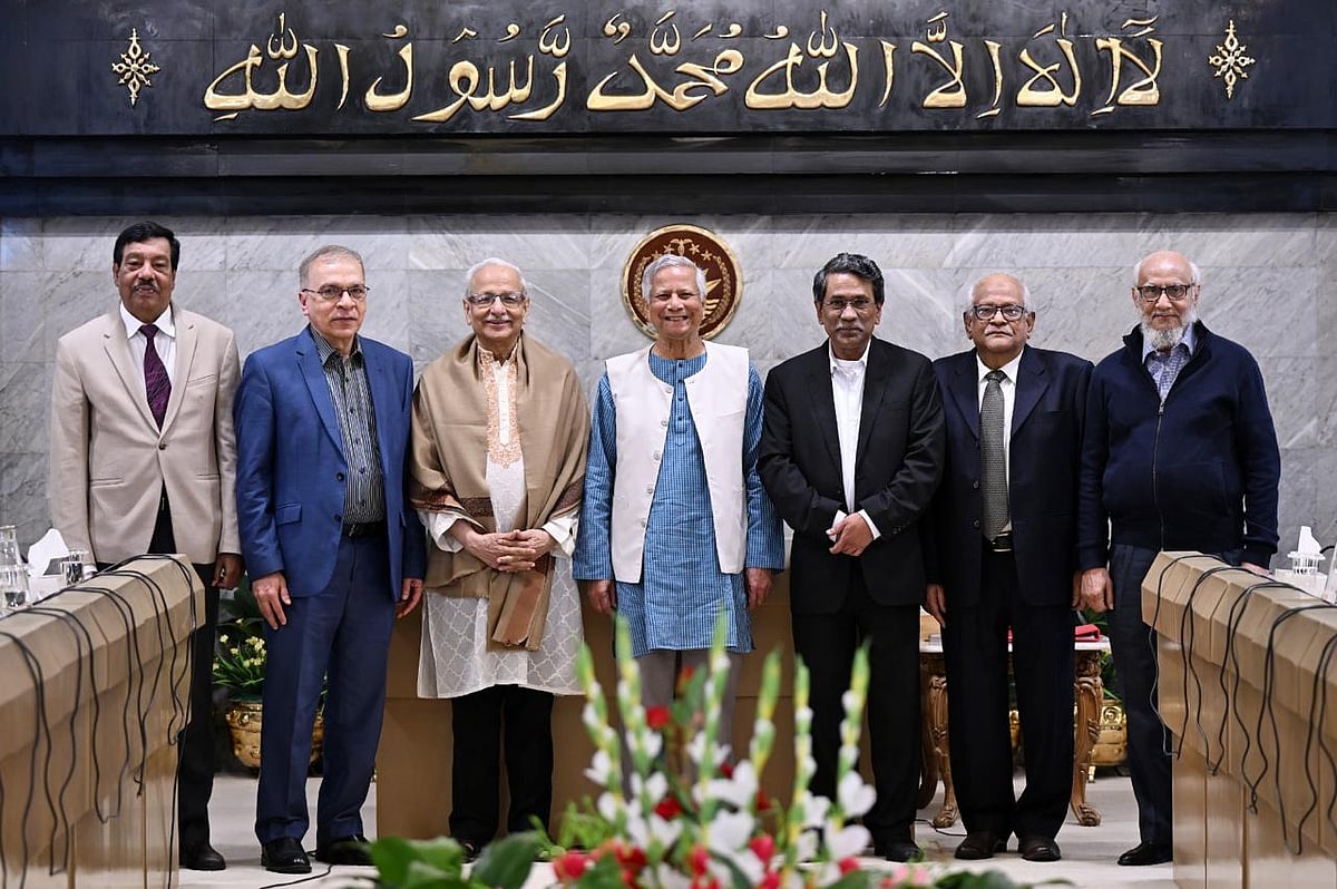 চারটি সংস্কার কমিশন প্রধান উপদেষ্টা অধ্যাপক মুহাম্মদ ইউনূসের কাছে তাদের সংস্কারের সুপারিশসংবলিত প্রতিবেদন জমা দিয়েছে। আজ বুধবার প্রধান উপদেষ্টার কার্যালয়ে