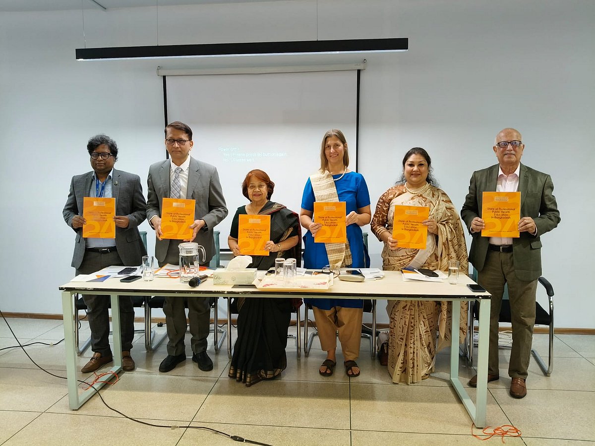 রাজধানীর মহাখালীতে ব্র্যাক টাওয়ারে ‘স্টেট অব প্রফেশনাল পাবলিক হেলথ এডুকেশন ইন বাংলাদেশ’ শিরোনামে বাংলাদেশ হেলথ ওয়াচের ২০২৩-২৪ সালের প্রতিবেদন প্রকাশ করা হয়