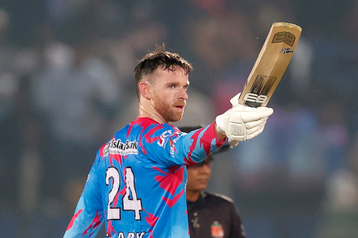 সেঞ্চুরির পর ক্লার্ক