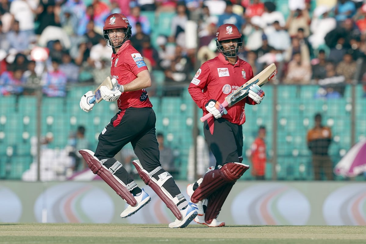 শতরানের জুটি গড়েছেন তামিম–ম্যালান