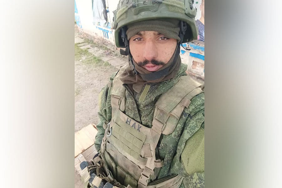 রাশিয়ার সেনাবাহিনীতে যুদ্ধরত ভারতীয় রবি মৌন। ইউক্রেনের সঙ্গে লড়াইয়ে তিনি নিহত হয়েছেন