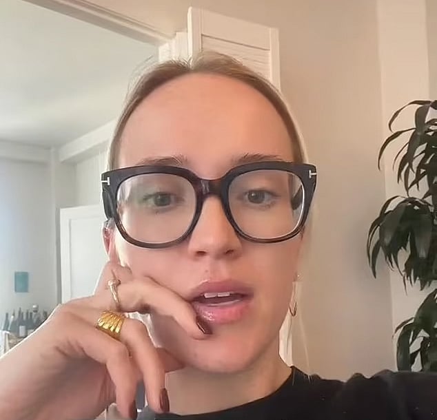 ‘সাউন্ডসবাইমোজো’ নামে পরিচিত প্রযুক্তি বিশেষজ্ঞ মেলানি জয়