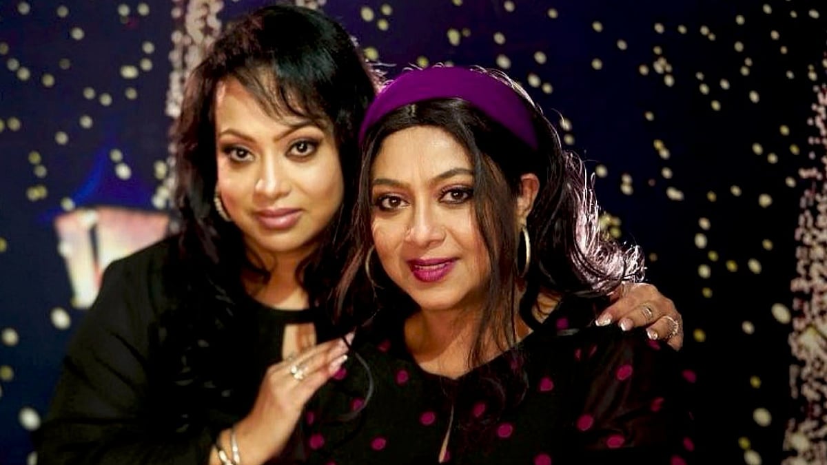 ঝুমুর ও শাবনূর। শাবনূরের সৌজন্যে