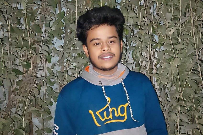 নোয়াখালীর বেগমগঞ্জের চৌমুহনীতে ছুরিকাঘাতে নিহত তরুণ আবদুর রহমান