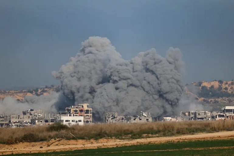 যুদ্ধবিরতি চুক্তি কার্যকর বিলম্বিত হওয়ায় গাজার উত্তরাঞ্চলে হামলা চালিয়েছে ইসরায়েলি বাহিনী