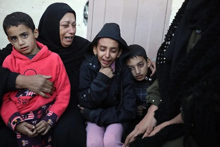 এই টিকে থাকার জন্য মূল্য দিতে হয়েছে। সারা জীবনের জন্য আমার কাছে জীবন আর মৃত্যুর অর্থ পালটে গেছে।