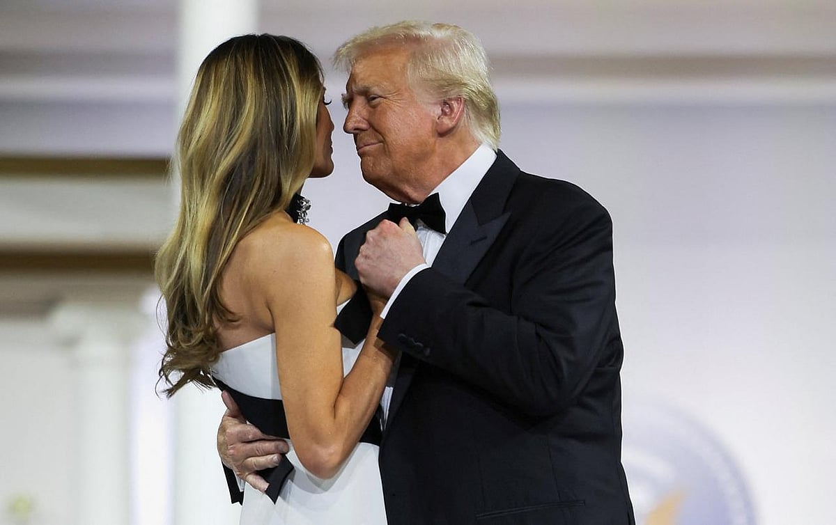 যুক্তরাষ্ট্রের প্রেসিডেন্ট ডোনাল্ড ট্রাম্প এবং ফার্স্টলেডি মেলানিয়া ট্রাম্পের নাচ