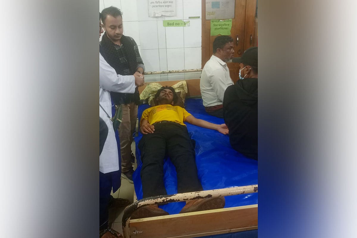 বৈষম্যবিরোধী ছাত্র আন্দোলনের কেন্দ্রীয় কার্যালয়ে দুই পক্ষের মধ্যে মারামারিতে আহত একজন