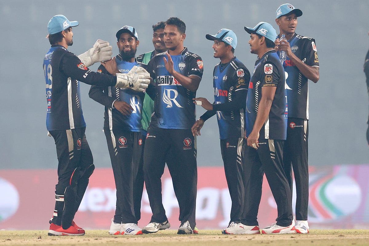 প্লে–অফ নিশ্চিত হওয়া একমাত্র দল রংপুর রাইডার্স