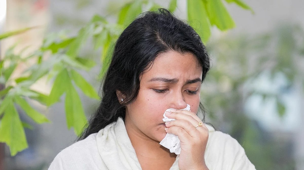 গবেষণায় দেখা গেছে, ৪০–৫৪ বছর বয়সী নারীরা ৩ গুণ বেশি আক্রান্ত হয়েছেন পুরুষদের তুলনায়